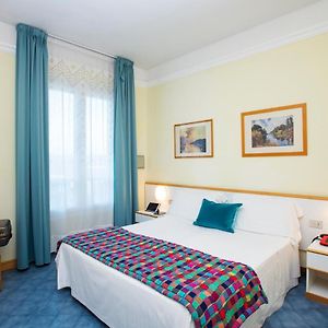 Camera con letto king size